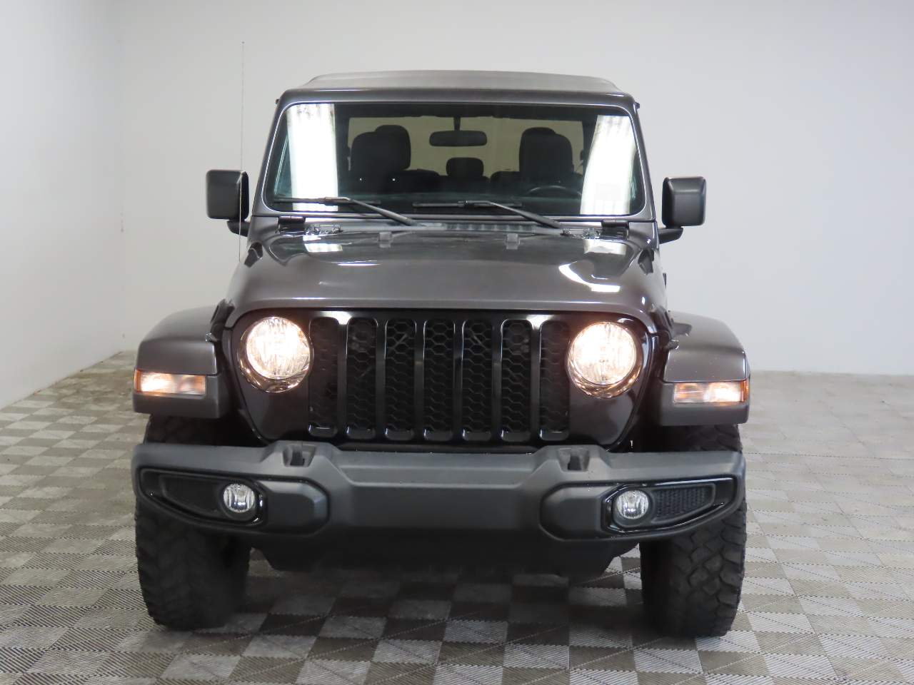 2021 Jeep Gladiator Willys Crew Cab