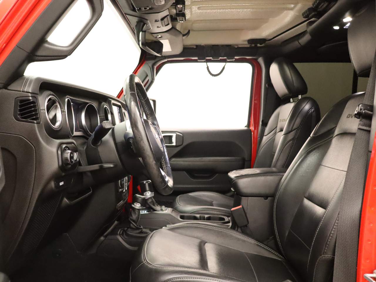 2020 Jeep Gladiator Overland - Photo 16