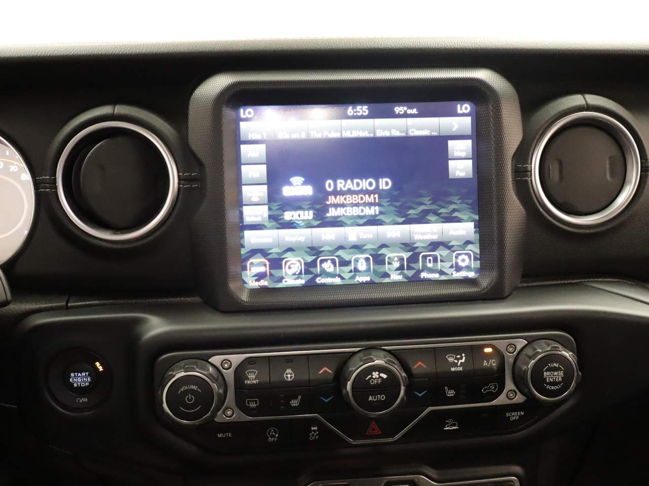 2020 Jeep Gladiator Overland - Photo 10