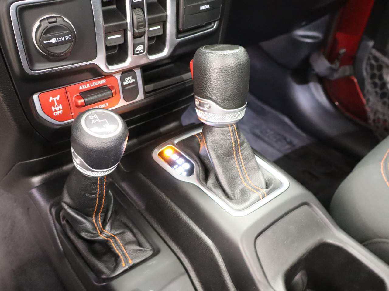 2021 Jeep Gladiator Mojave - Photo 9