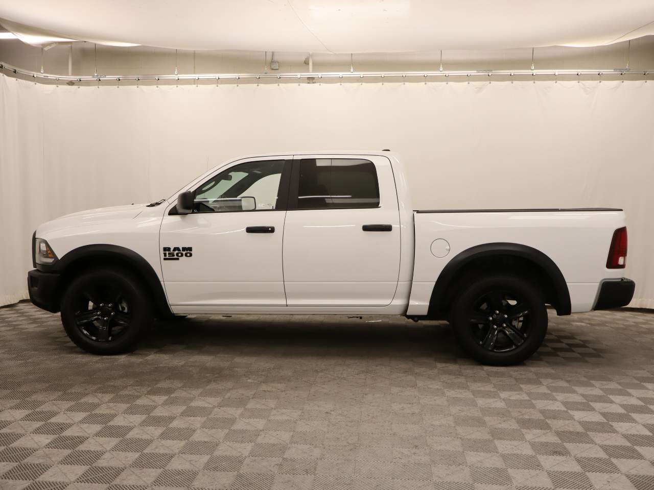 2024 Ram 1500 Classic Warlock photo 2