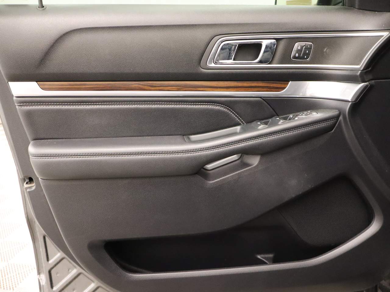 2019 Ford Explorer Limited - Photo 17