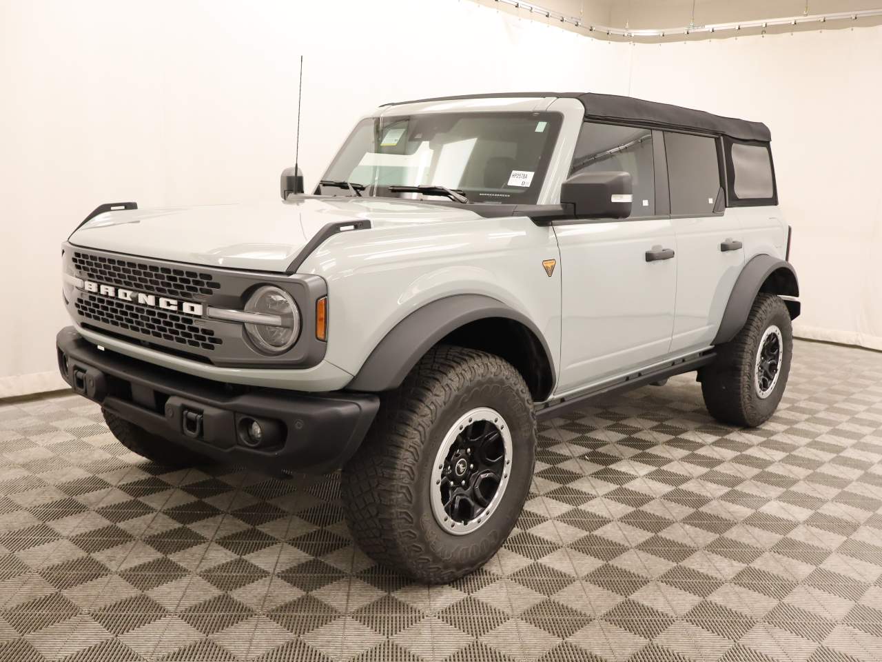 2023 Ford Bronco Badlands Advanced "Sasquatch Package"