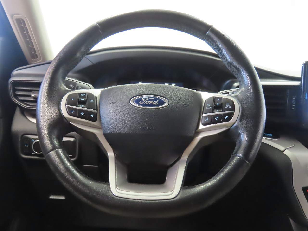 2023 Ford Explorer XLT - Photo 11