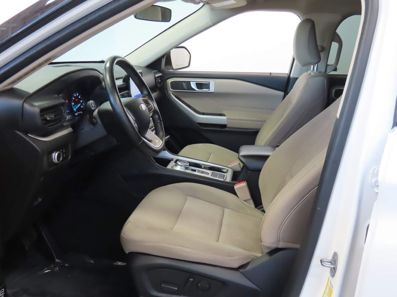 2023 Ford Explorer XLT - Photo 14