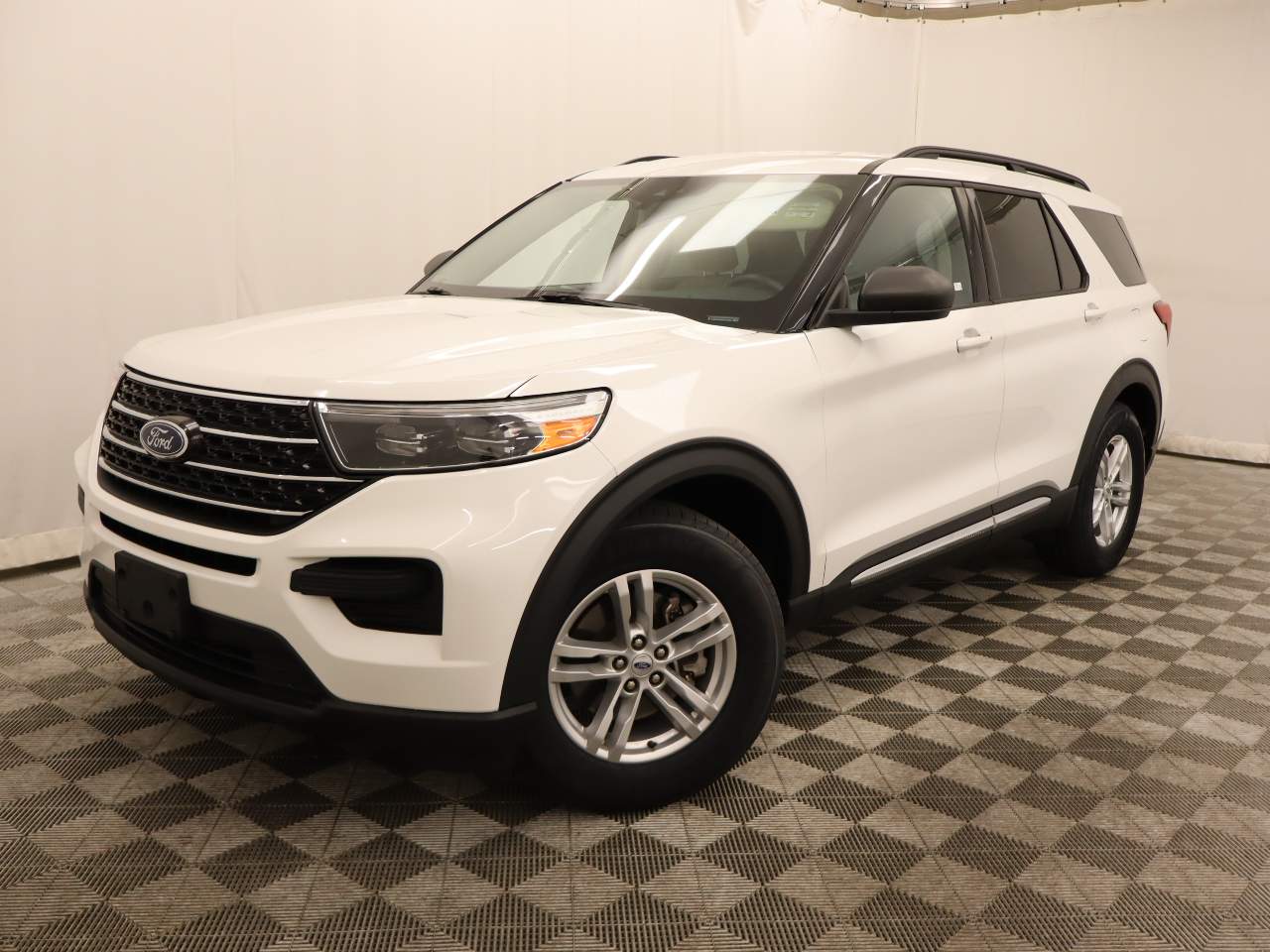 2023 Ford Explorer XLT RWD's photo