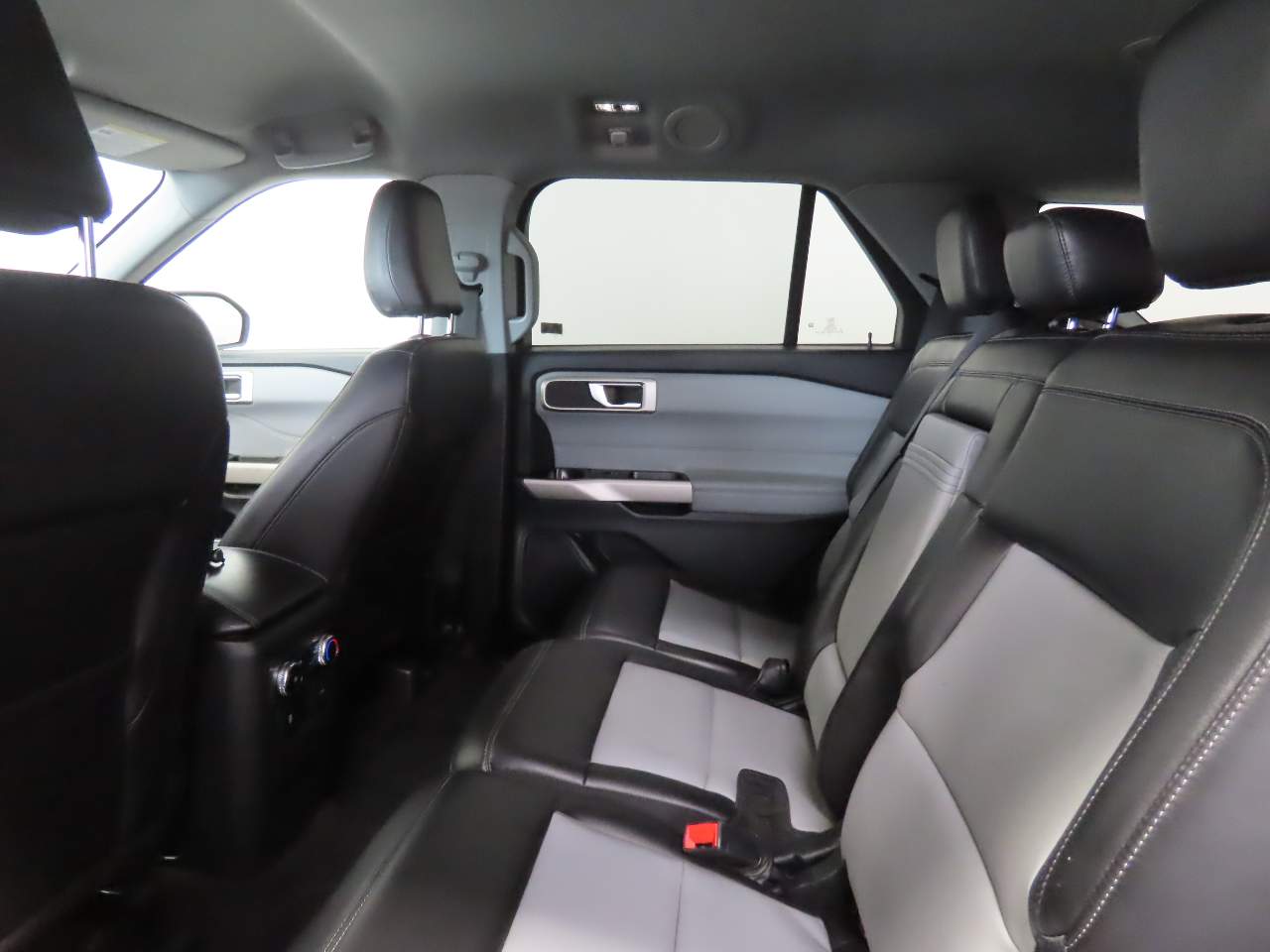 2023 Ford Explorer XLT - Photo 17