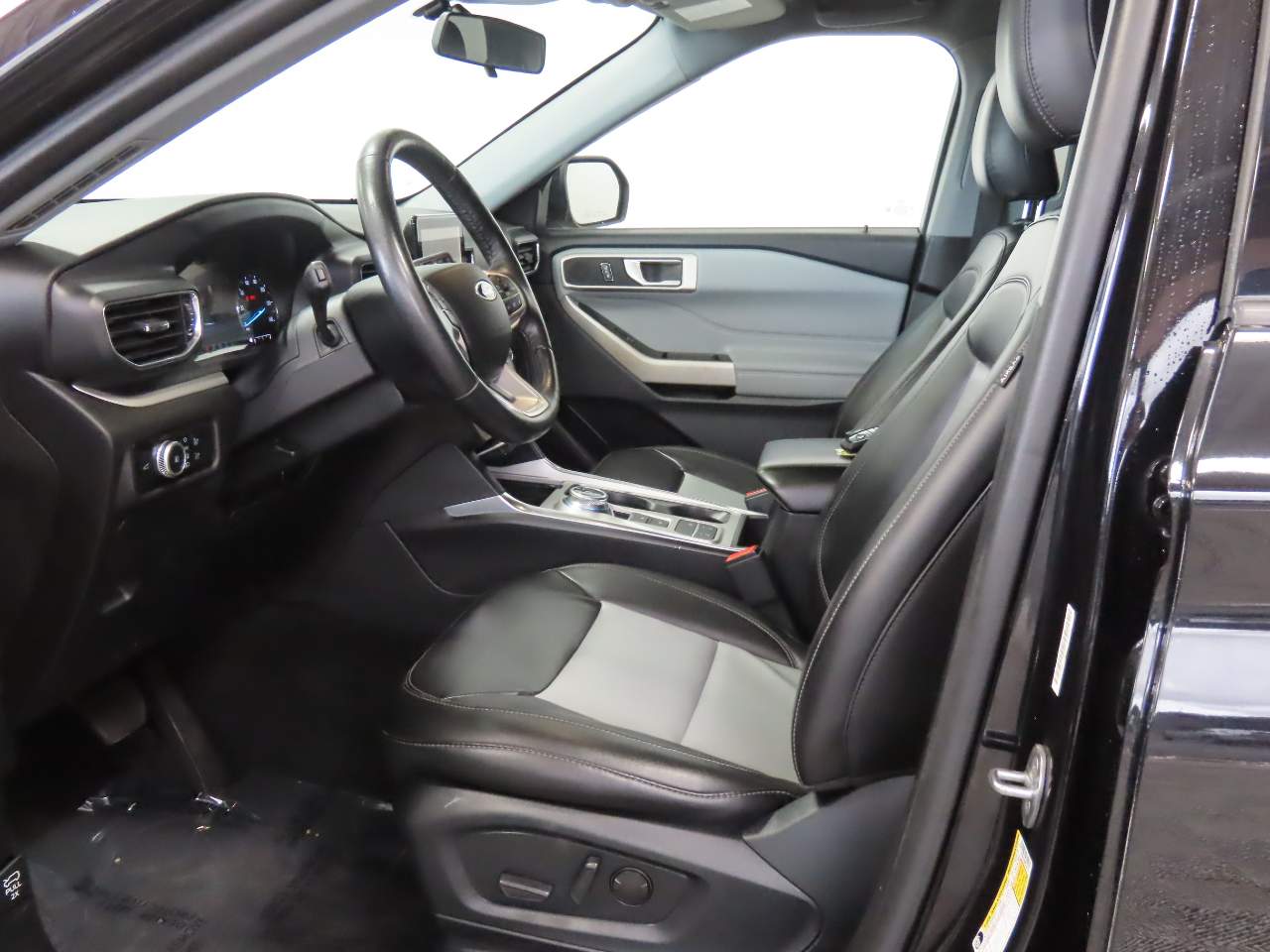 2023 Ford Explorer XLT - Photo 16