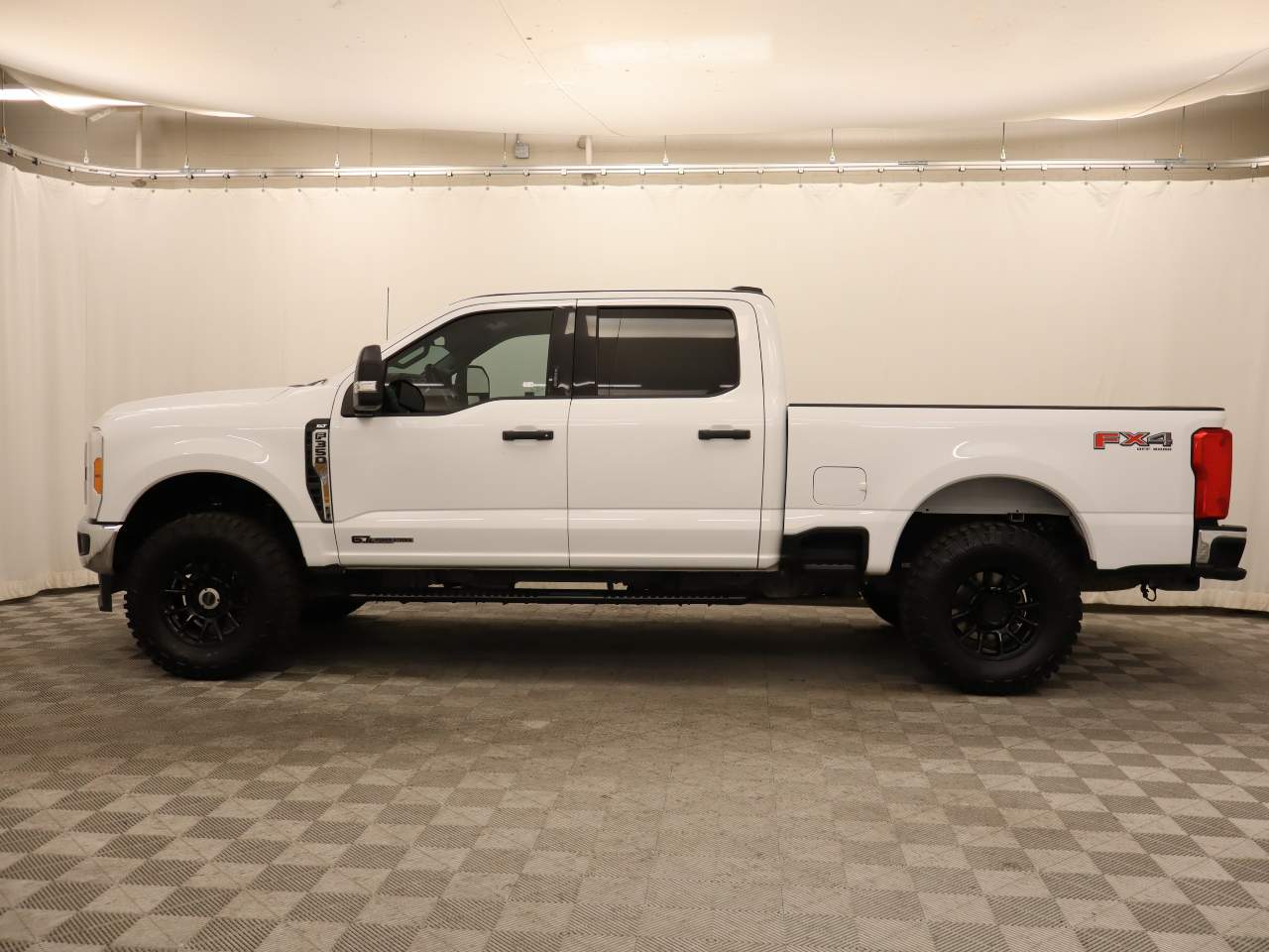 2023 Ford F-350 Super Duty XLT Crew Cab