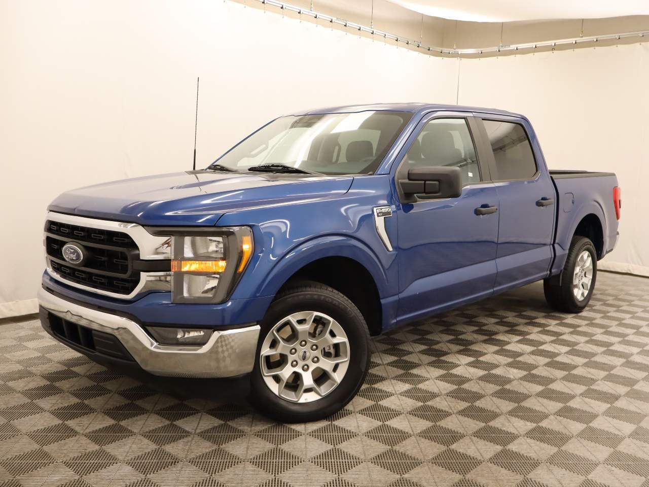 2023 Ford F-150 XLT Crew Cab