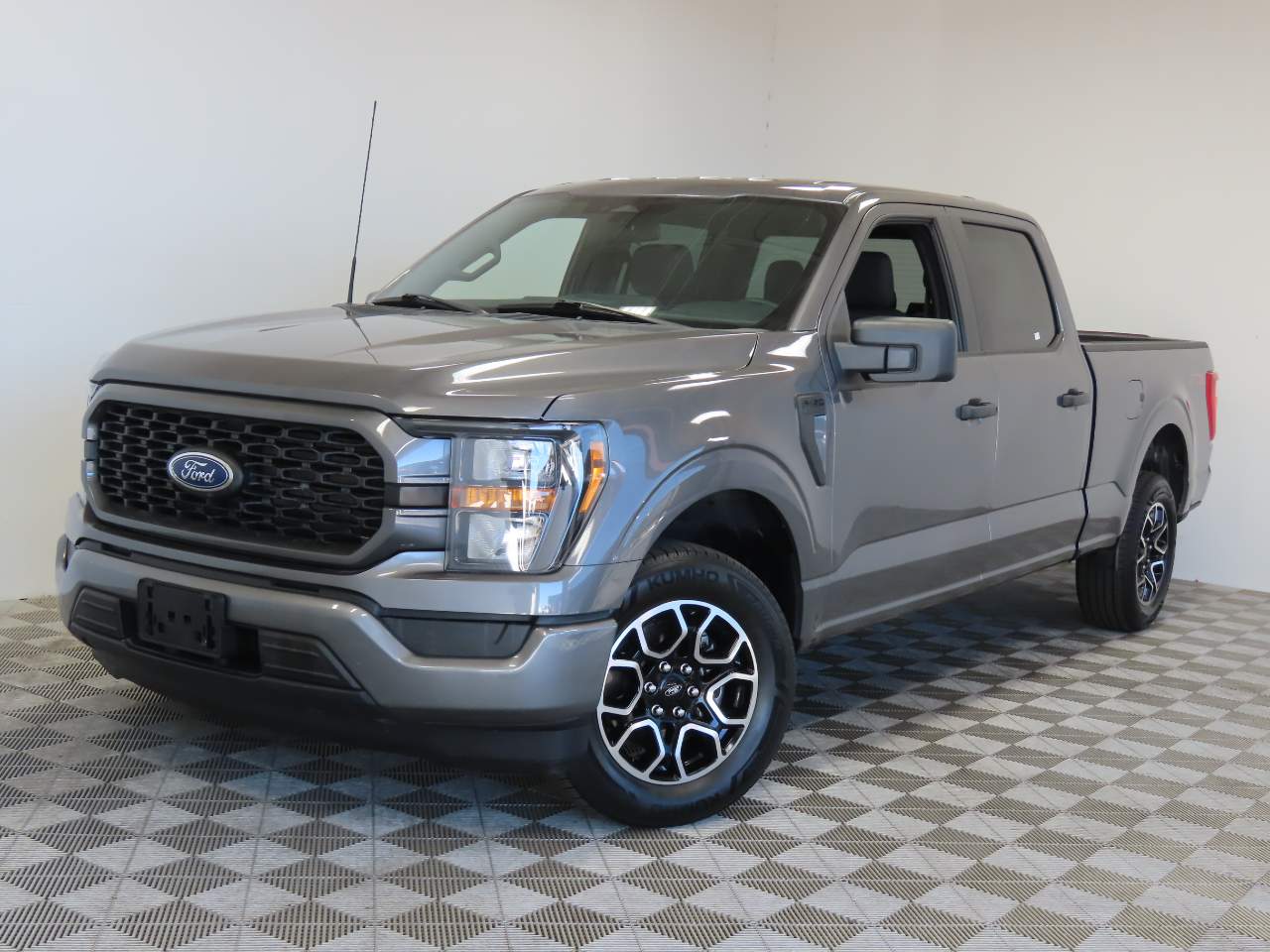 2023 Ford F-150 XL Crew Cab