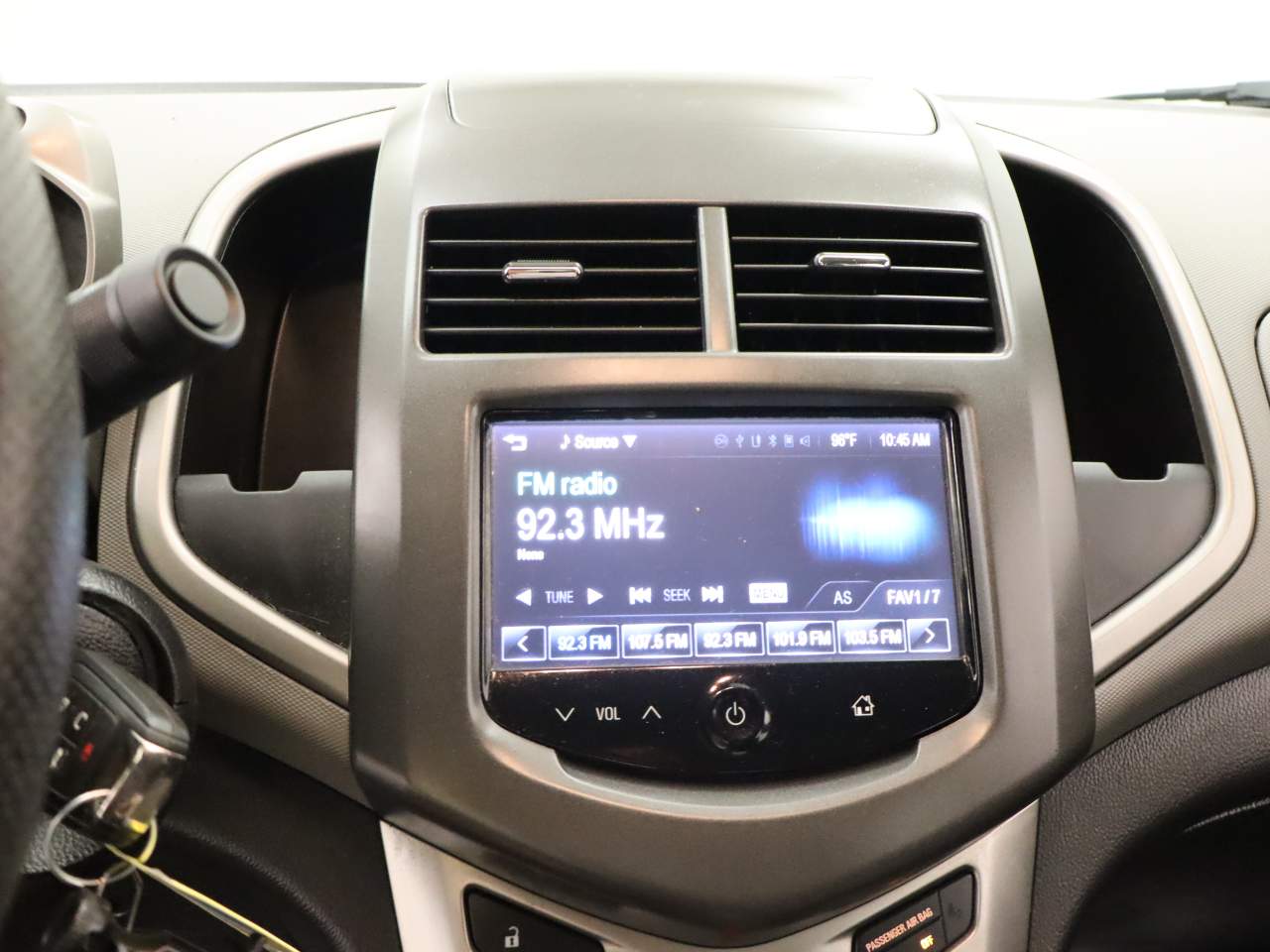 2016 Chevrolet Sonic LT - Photo 10
