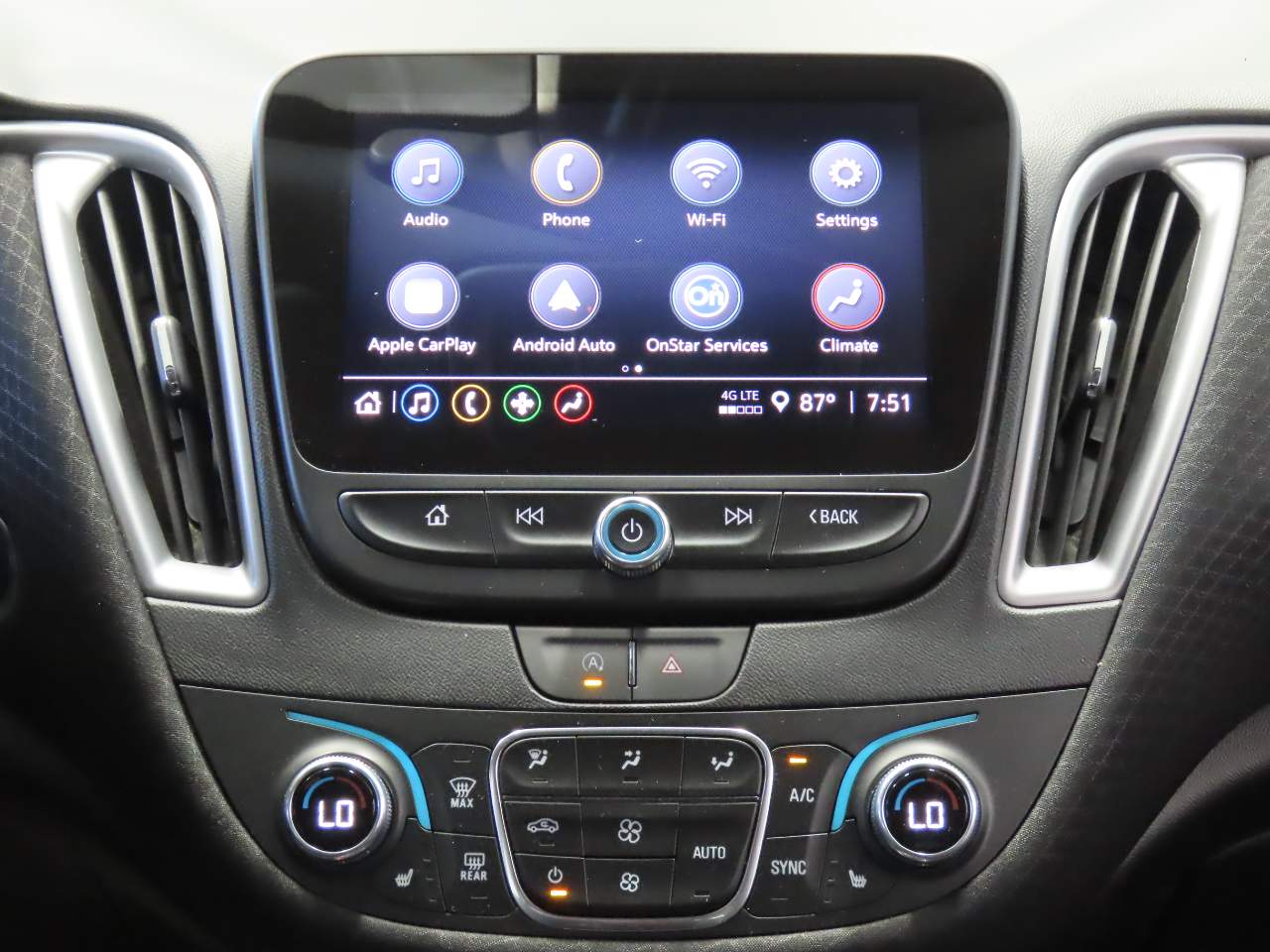 2024 Chevrolet Malibu 1LT - Photo 10