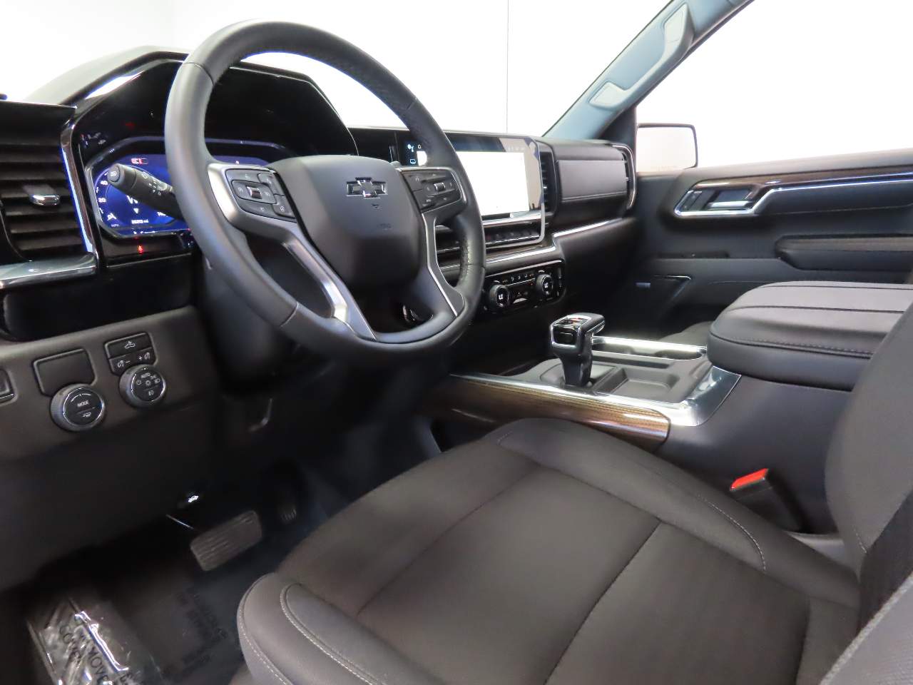 2024 Chevrolet Silverado 1500 RST - Photo 15