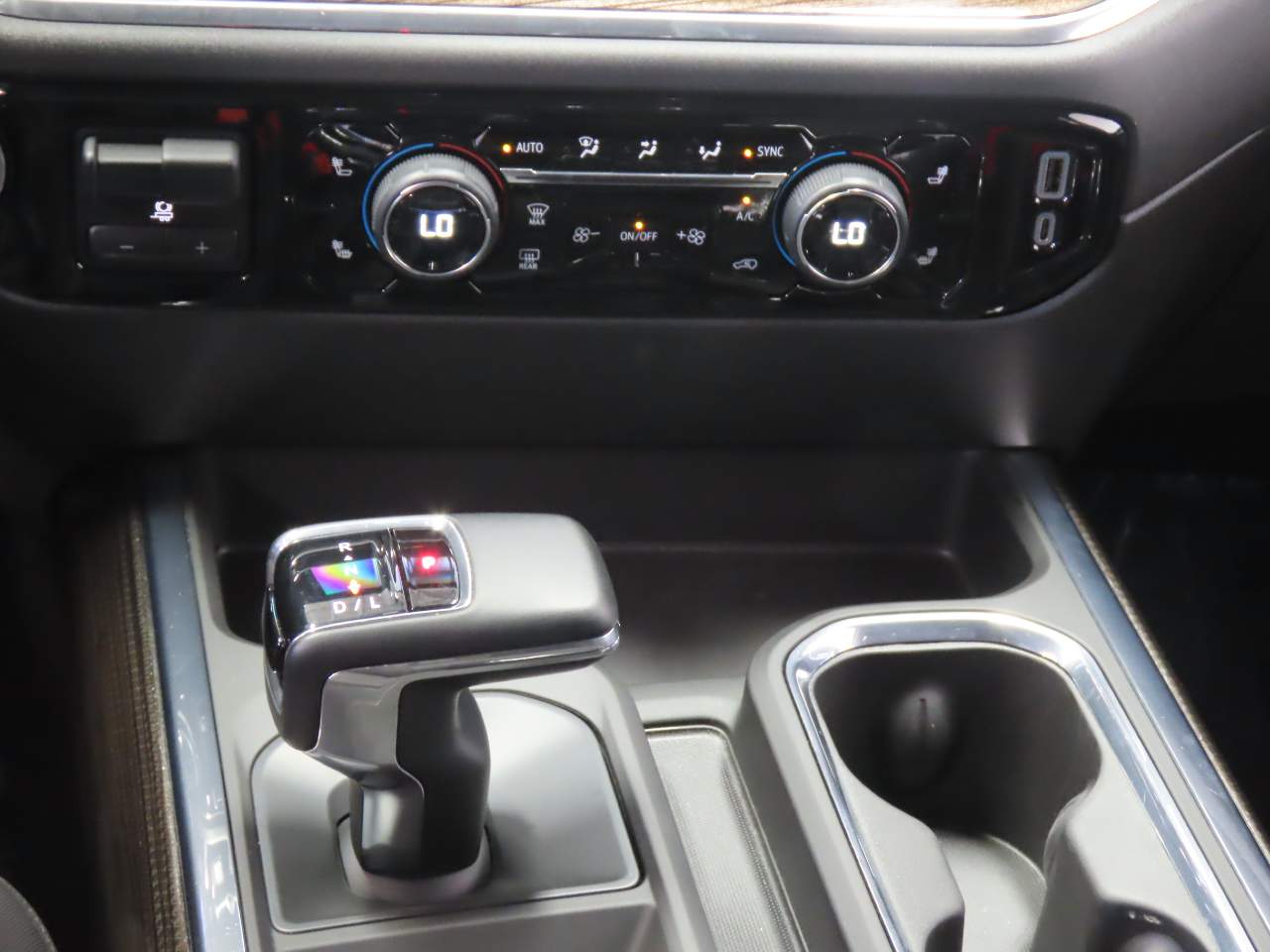 2024 Chevrolet Silverado 1500 RST - Photo 9