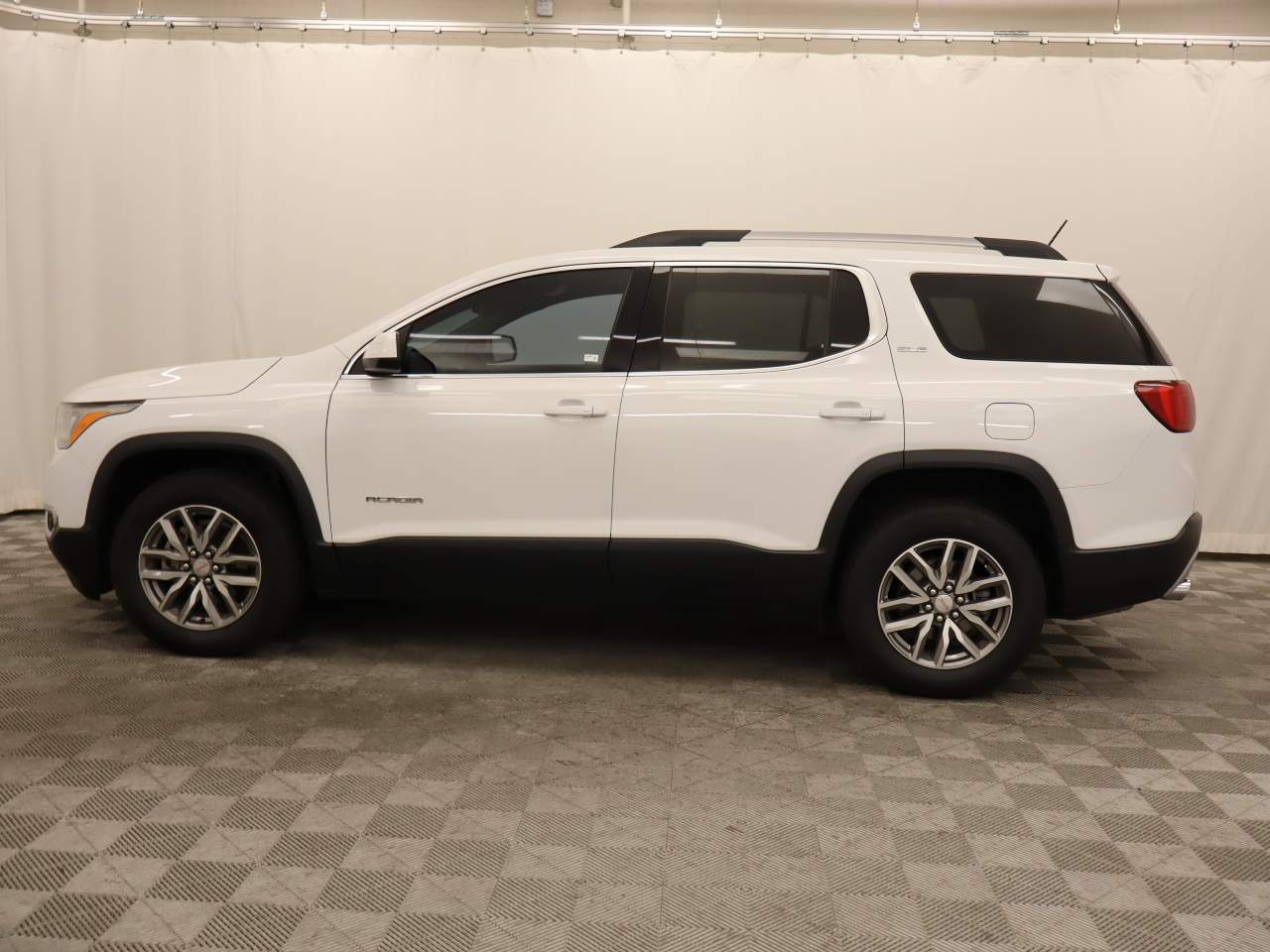 2018 GMC Acadia SLE-2