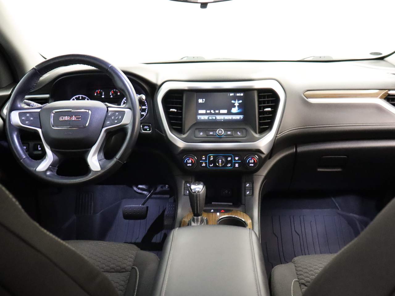 2018 GMC Acadia SLE-2