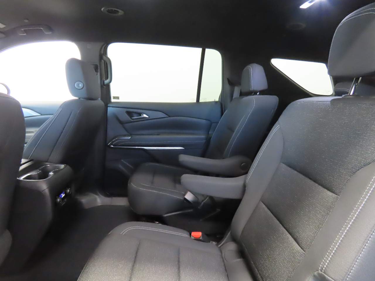 2025 Chevrolet Traverse LT - Photo 14