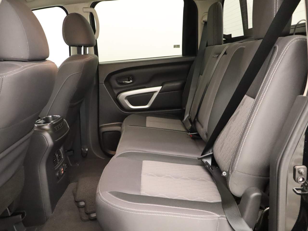 2024 Nissan Titan SV - Photo 13