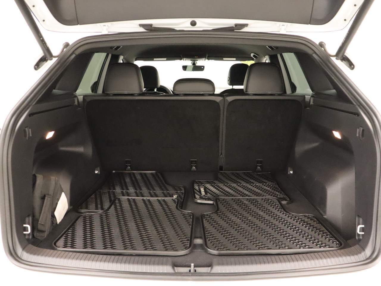 2023 Volkswagen Atlas Cross Sport SE w/Tech - Photo 19
