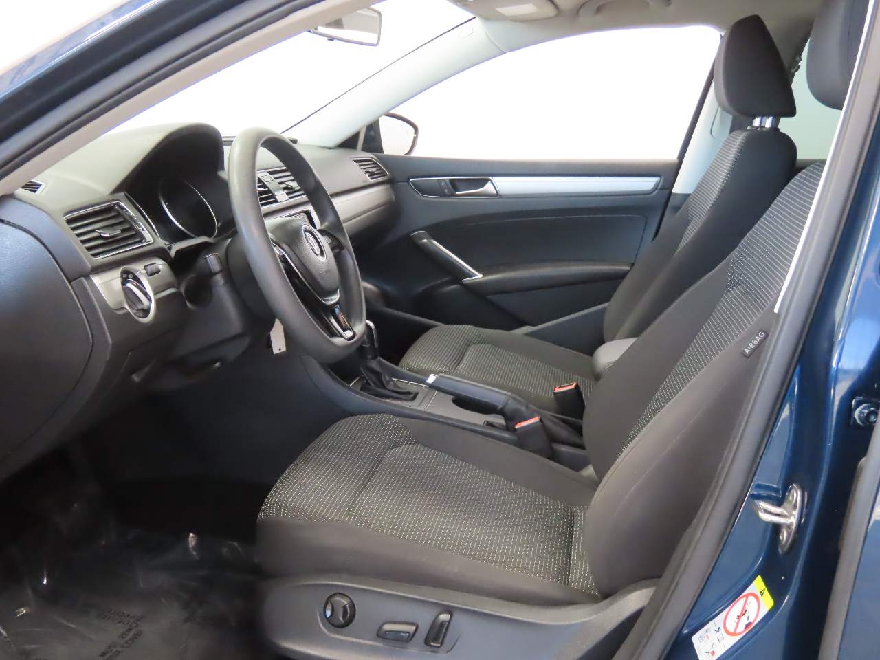 2018 Volkswagen Passat S - Photo 15