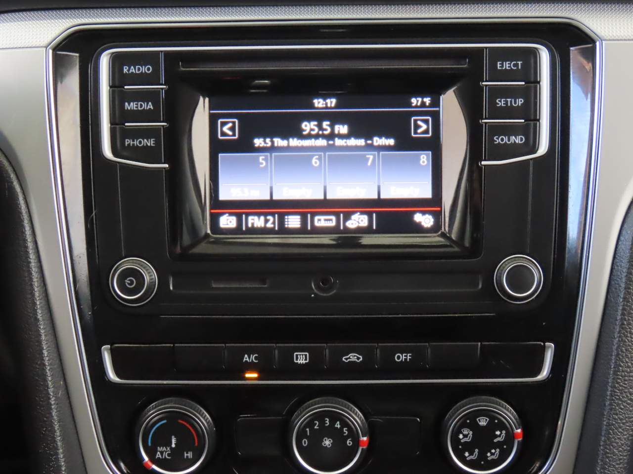 2018 Volkswagen Passat S - Photo 10