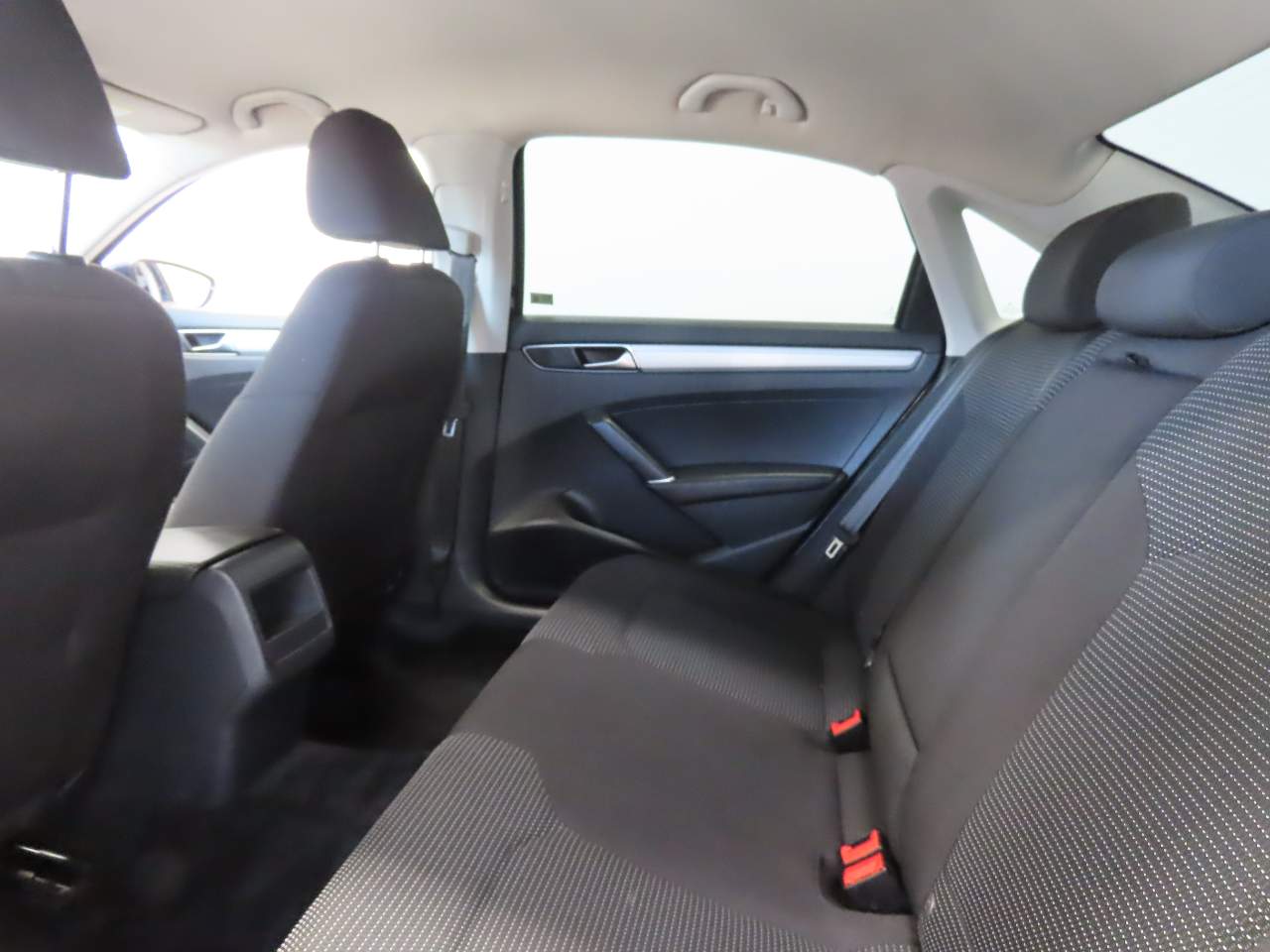 2018 Volkswagen Passat S - Photo 16