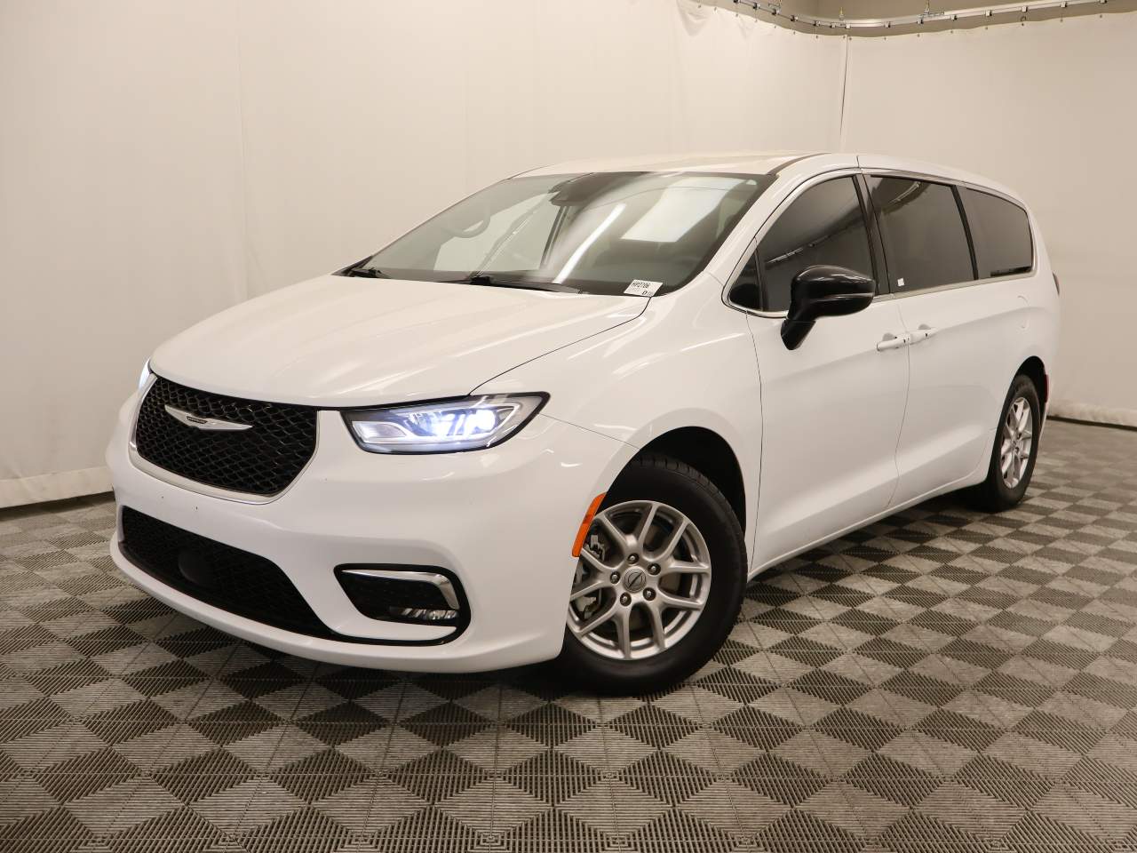 2024 Chrysler Pacifica Touring L FWD