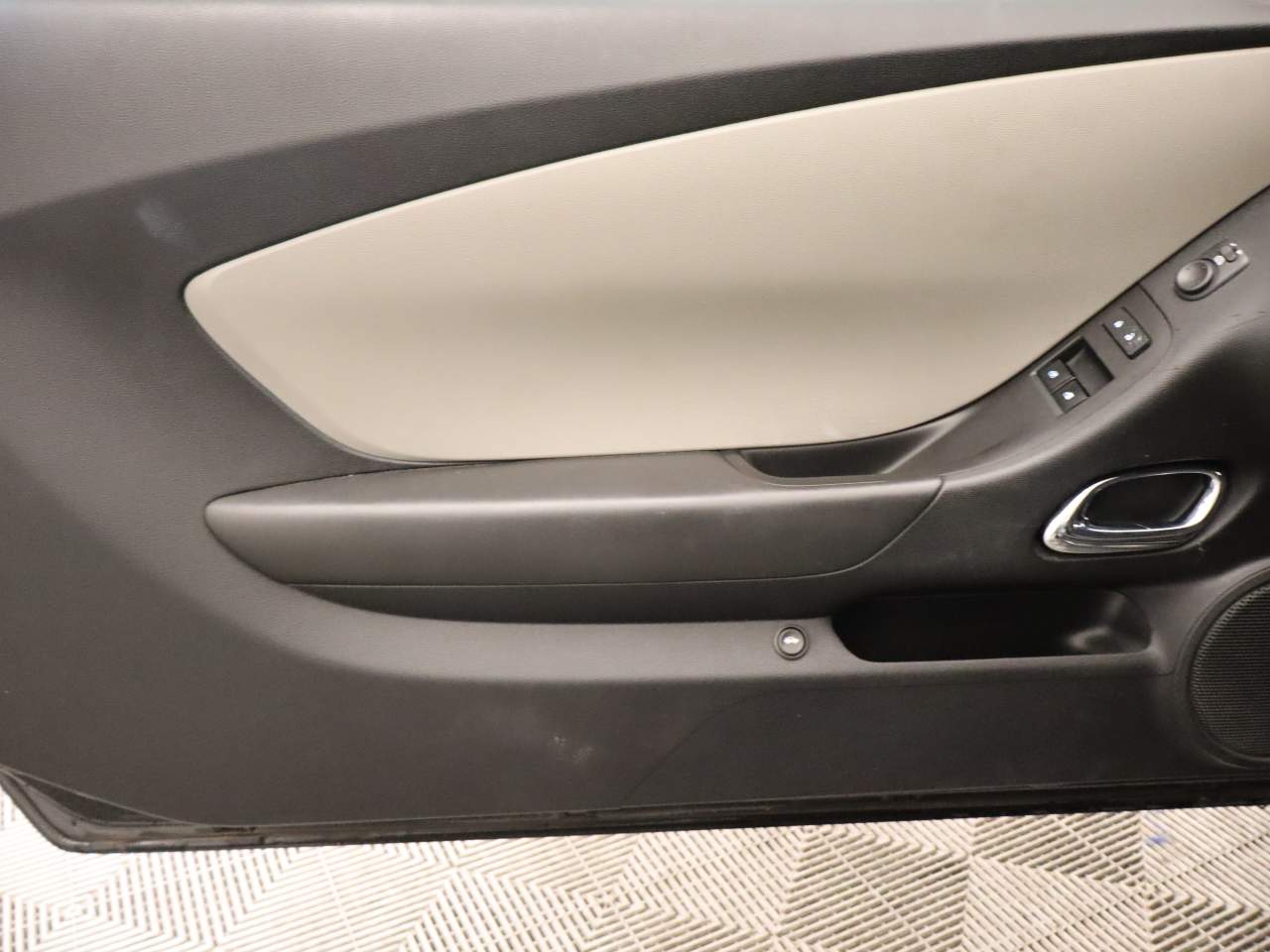 2012 Chevrolet Camaro 2LS - Photo 13