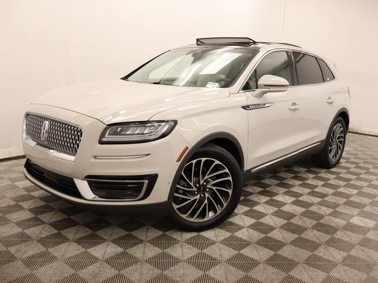 Ceramic Pearl 2020 Lincoln Nautilus Reserve FWD SUV / Crossover Front-Wheel Drive 8-Speed Automatic