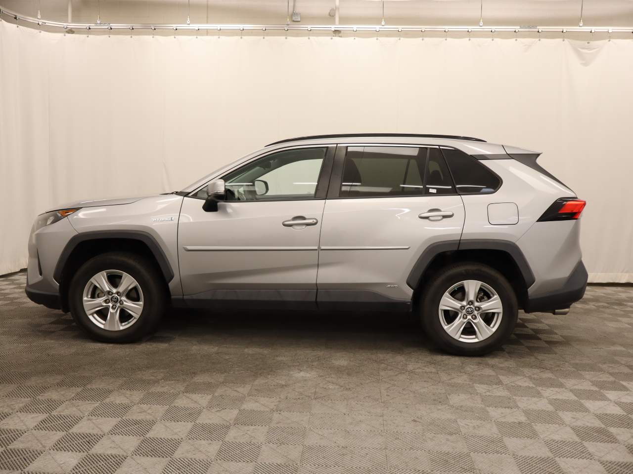 2020 Toyota RAV4 Hybrid LE