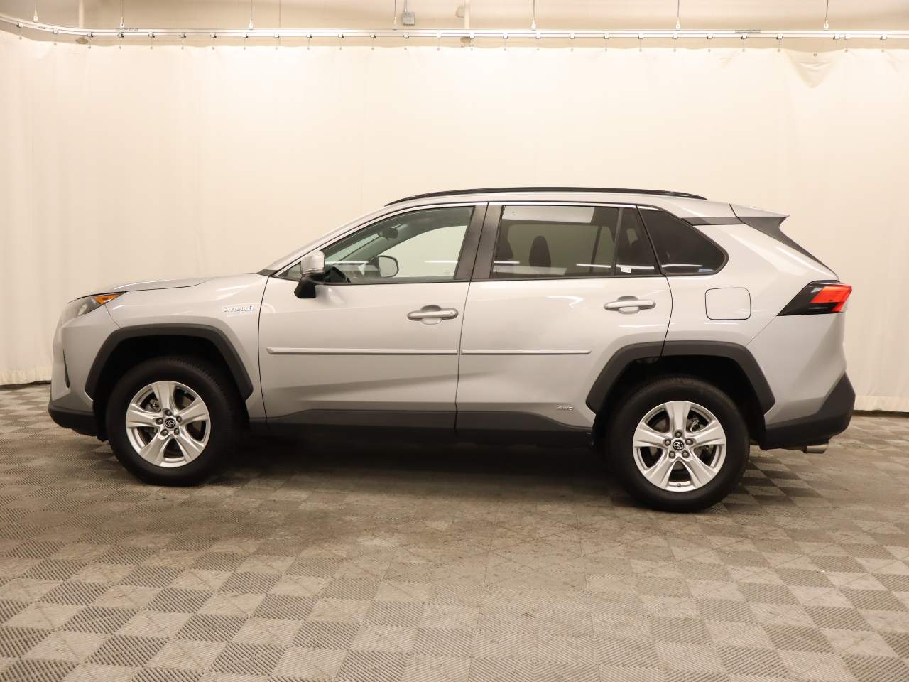 2020 Toyota RAV4 Hybrid LE