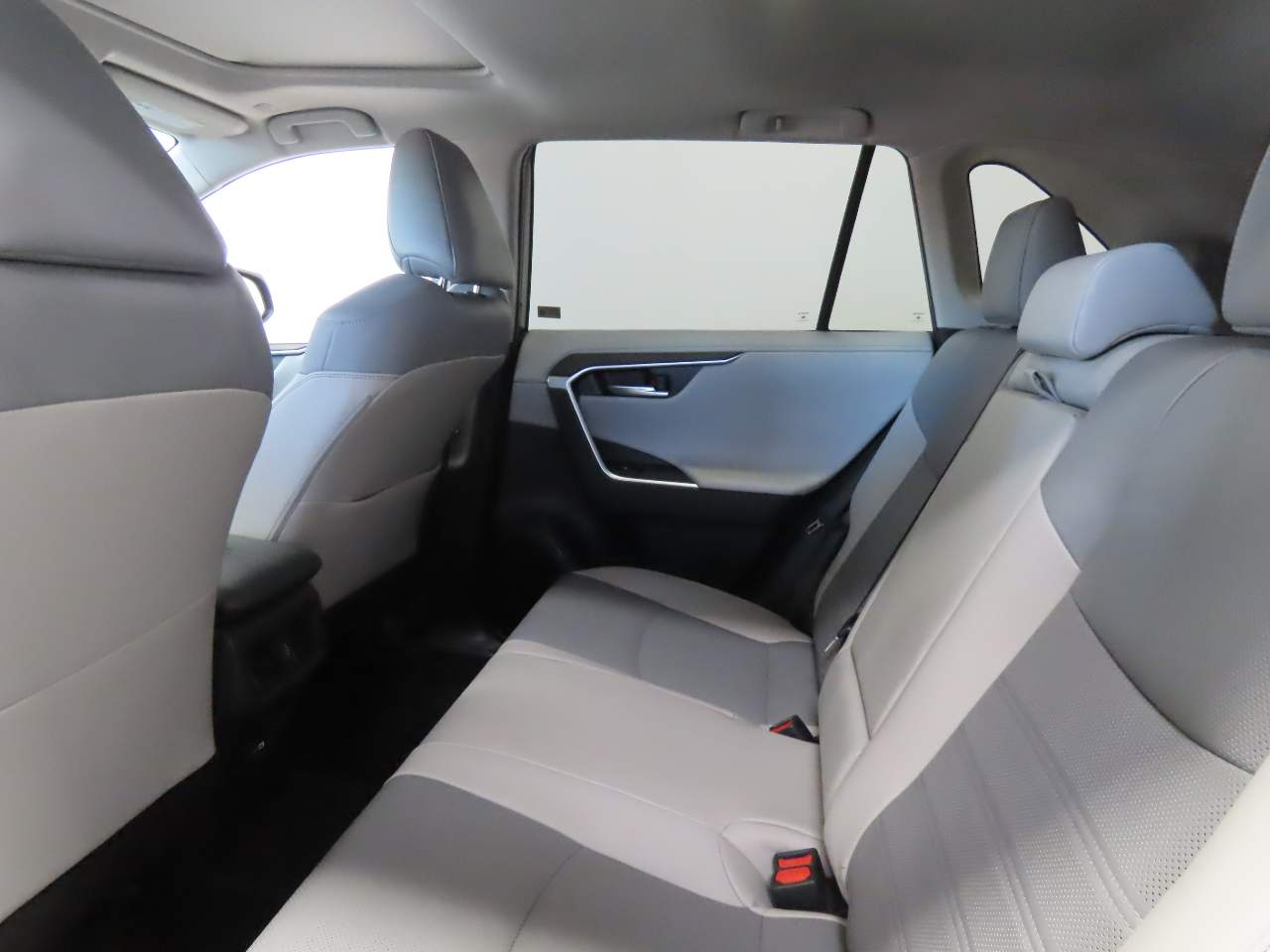 2023 Toyota RAV4 Limited - Photo 16