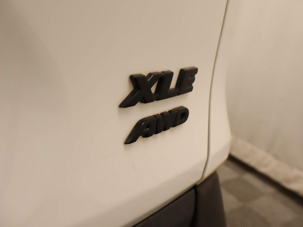 2021 Toyota RAV4 XLE - Photo 21