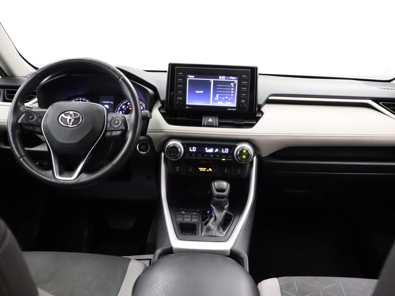 2021 Toyota RAV4 XLE - Photo 13