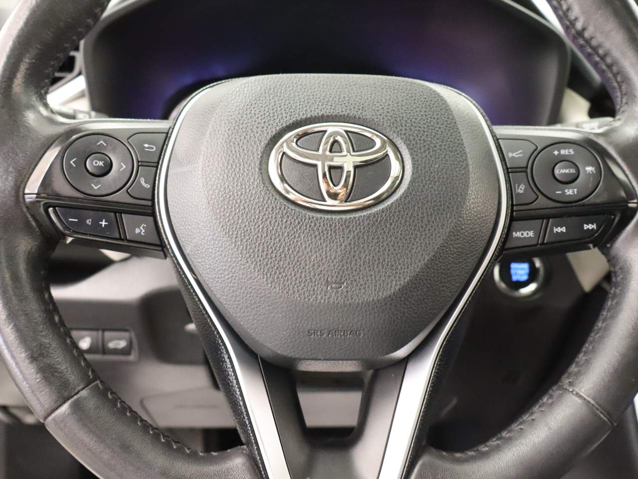 2021 Toyota RAV4 XLE - Photo 12