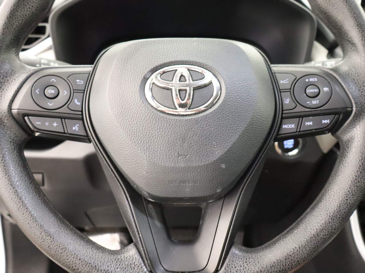 2023 Toyota RAV4 XLE - Photo 12