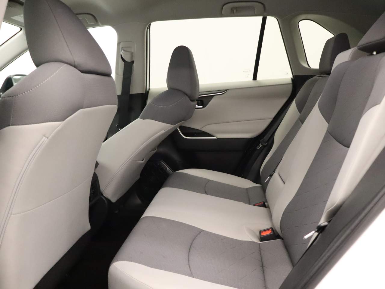 2023 Toyota RAV4 XLE - Photo 16
