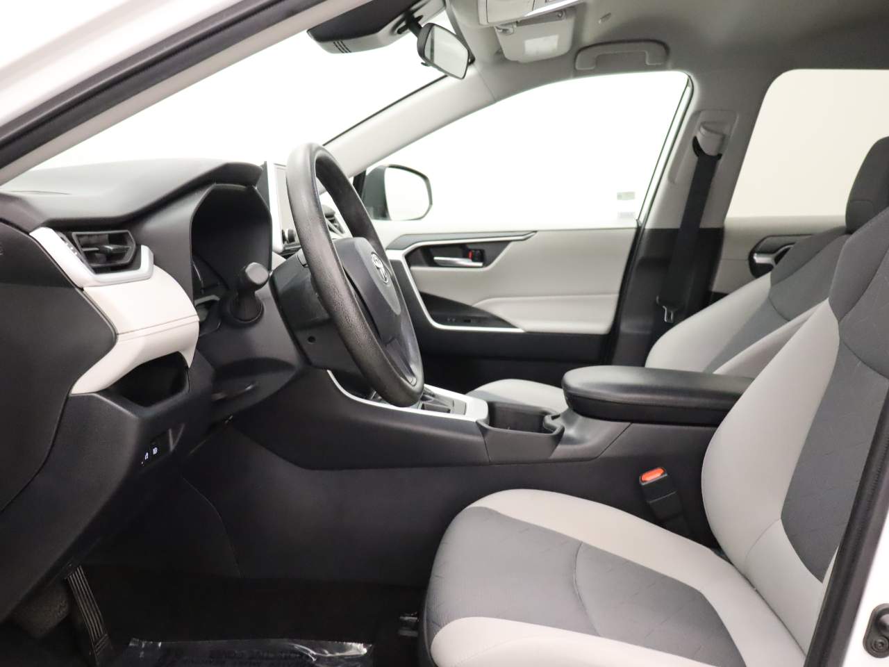 2023 Toyota RAV4 XLE - Photo 15