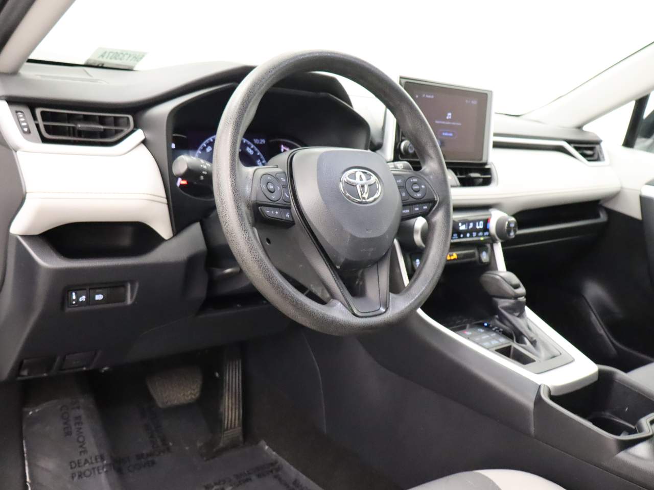 2023 Toyota RAV4 XLE - Photo 14