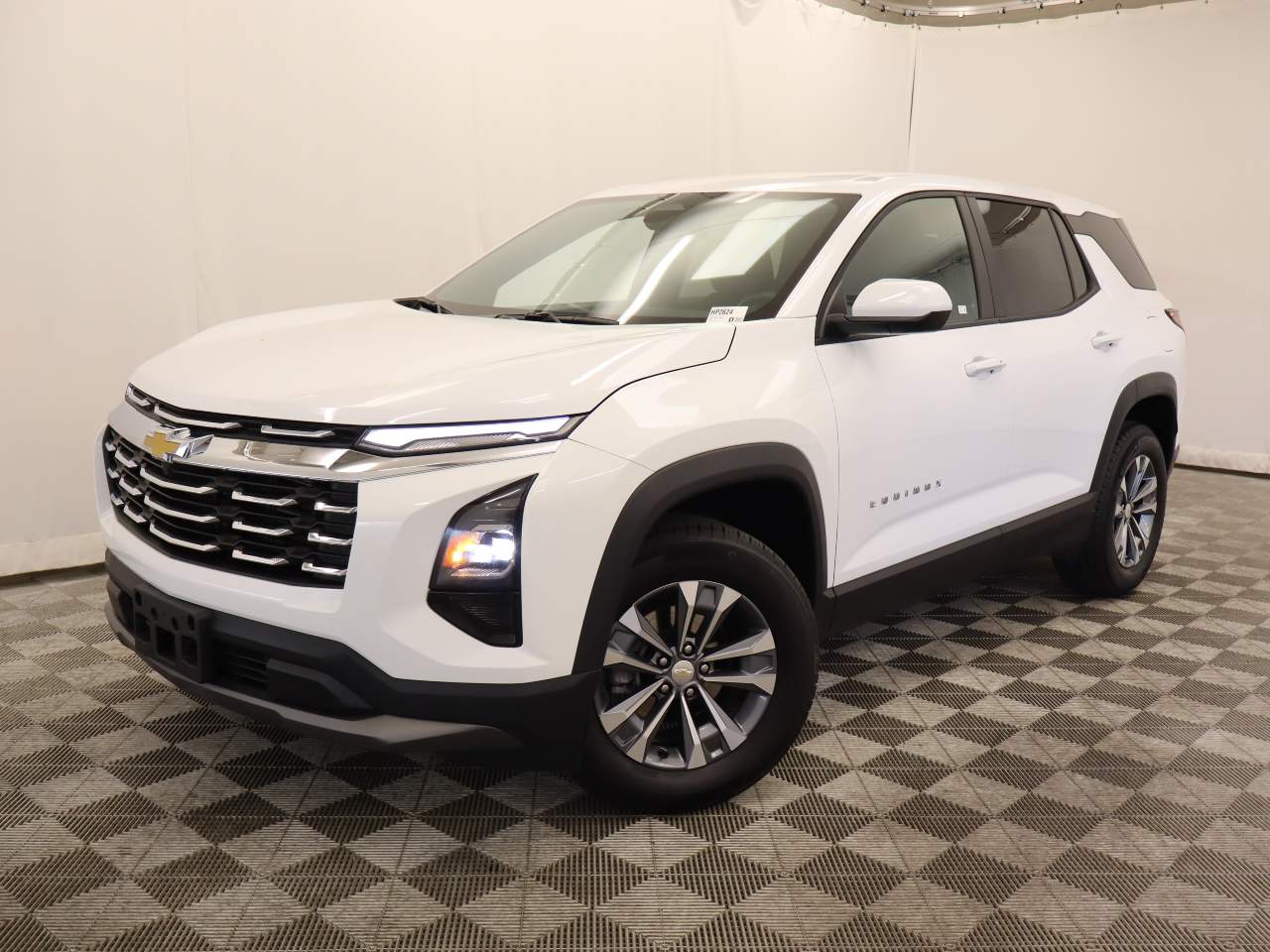 Summit White 2026 Chevrolet Equinox SUV / Crossover Four-Wheel Drive 8-Speed Automatic