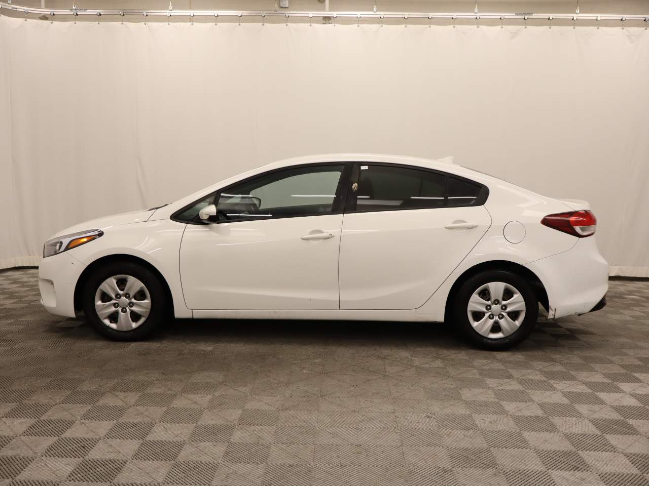 Used 2018 Kia FORTE LX with VIN 3KPFK4A76JE176941 for sale in Scottsdale, AZ