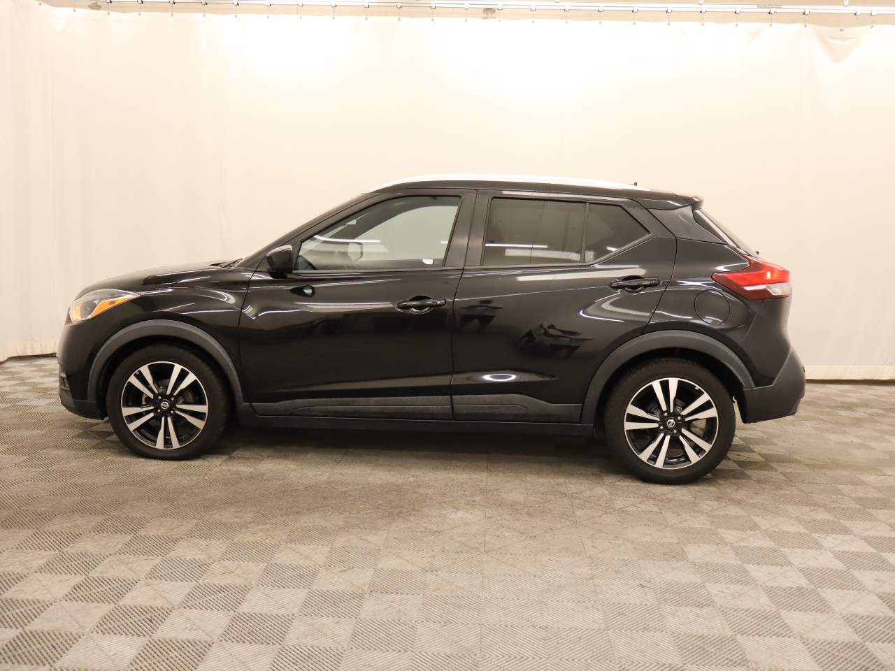 Used 2020 Nissan Kicks SV with VIN 3N1CP5CV9LL509883 for sale in Scottsdale, AZ