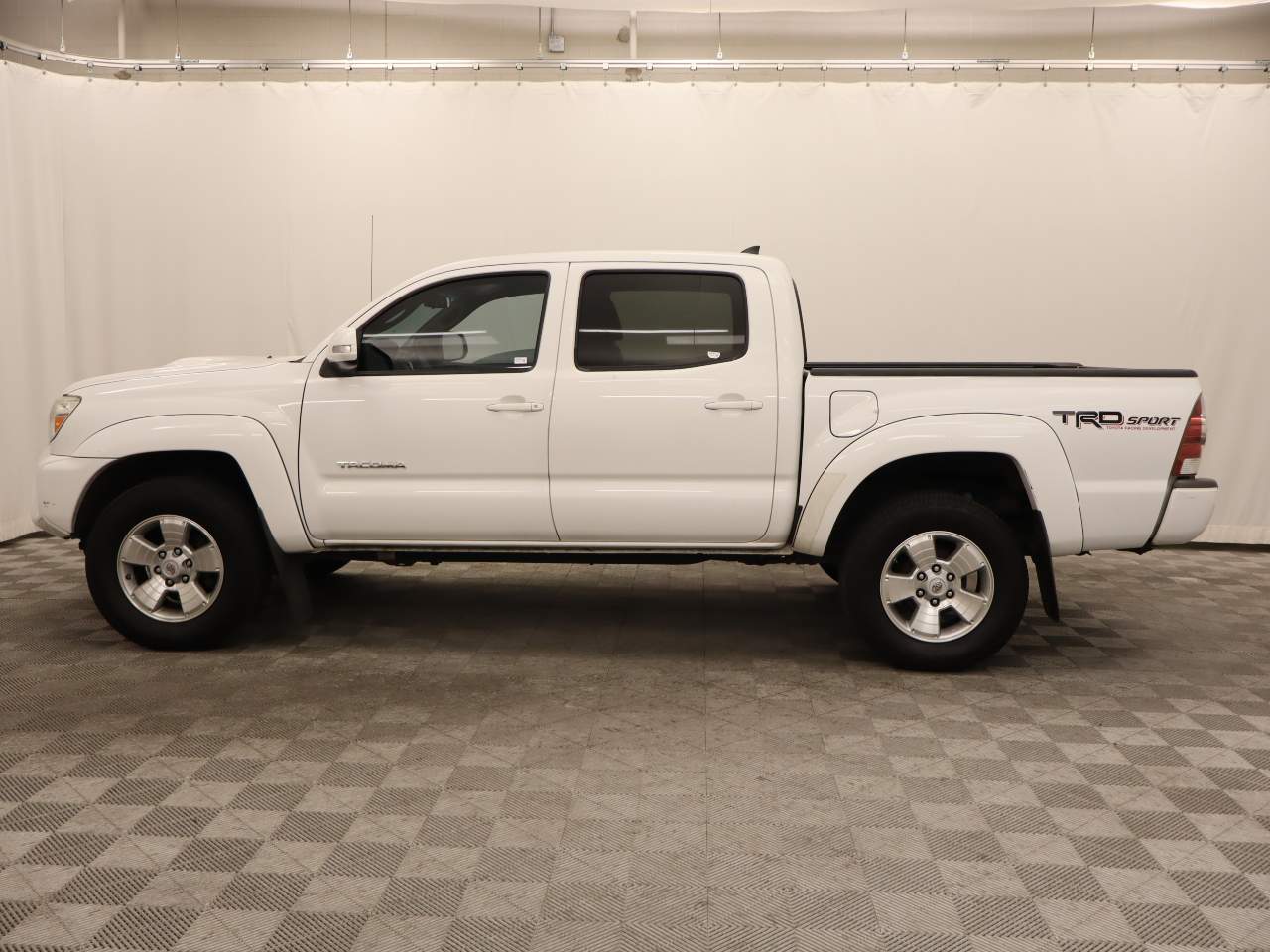 2015 Toyota Tacoma PreRunner V6 Crew Cab