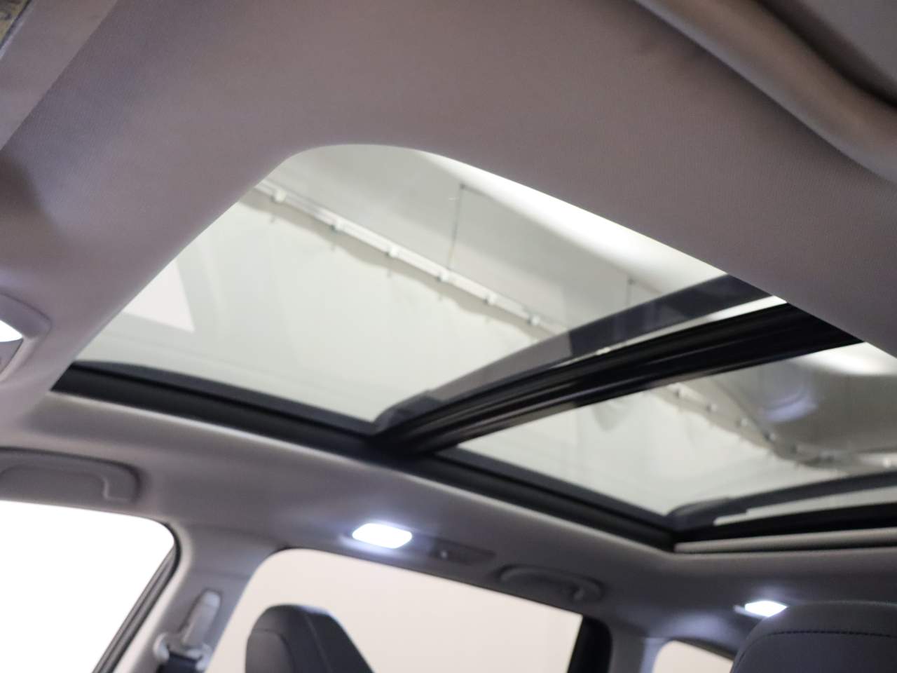 2022 Subaru Ascent Touring - Photo 18