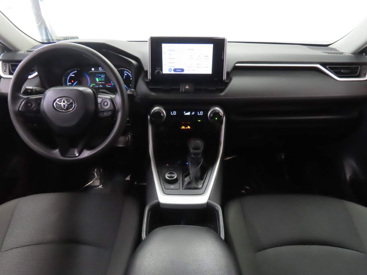 2025 Toyota RAV4 LE - Photo 12