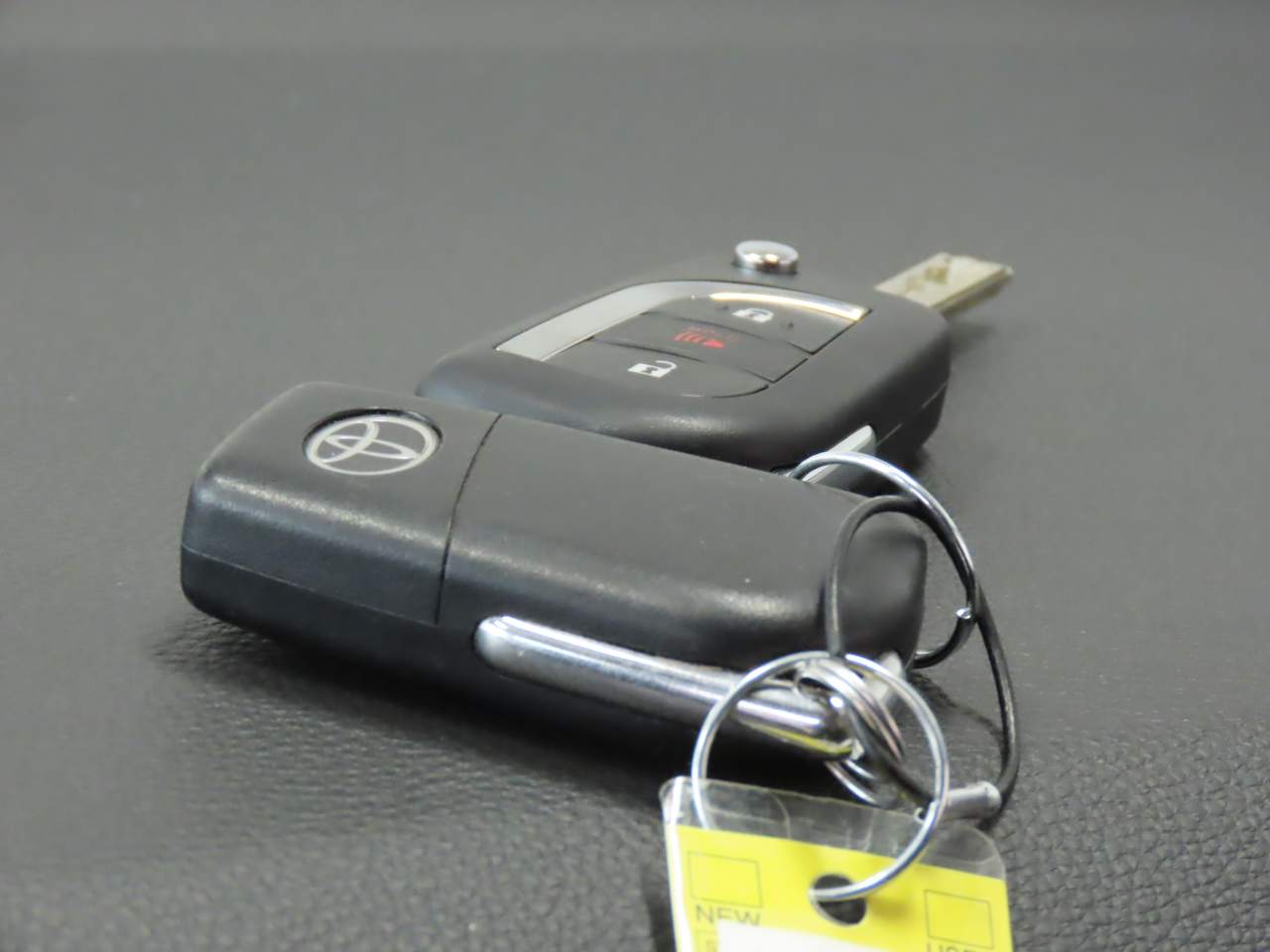 2025 Toyota RAV4 LE - Photo 17