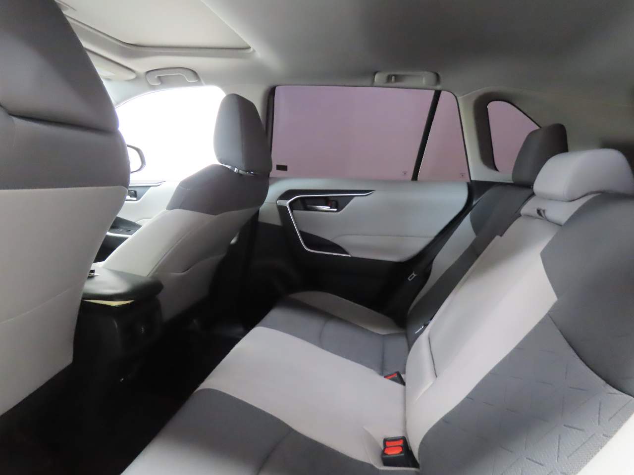 2021 Toyota RAV4 XLE - Photo 15