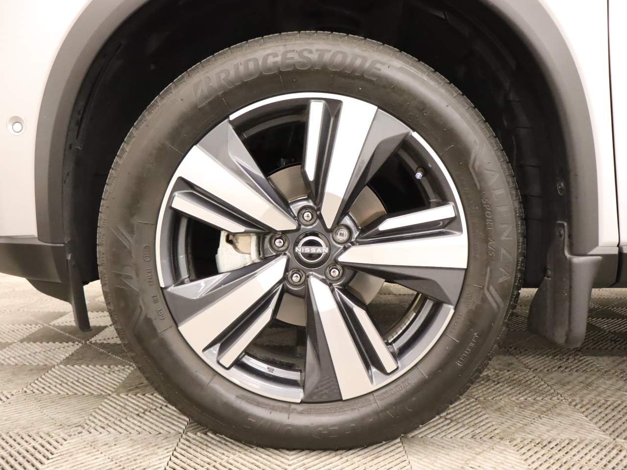 2023 Nissan Rogue SL - Photo 6