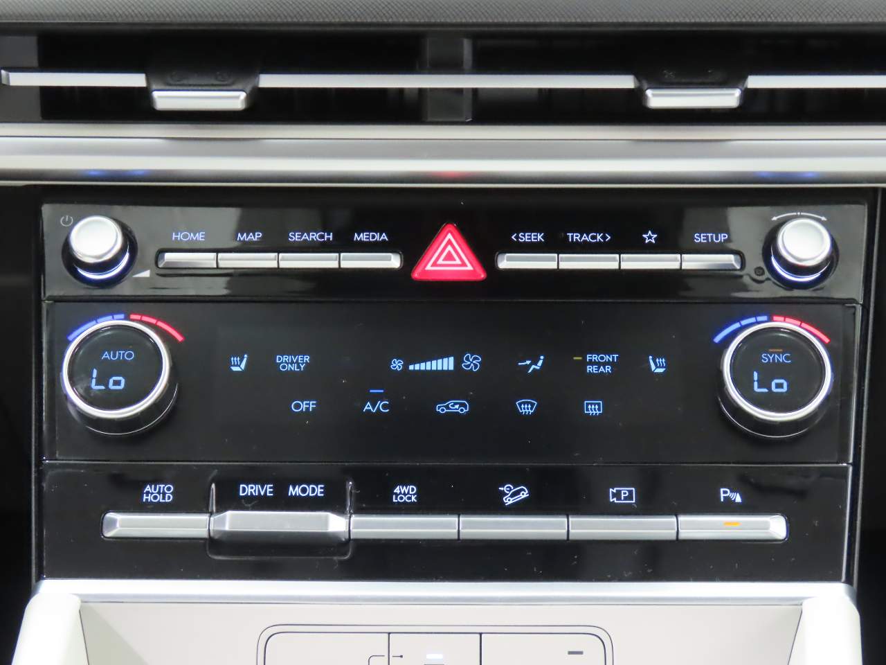 2025 Hyundai Santa Fe SEL - Photo 12